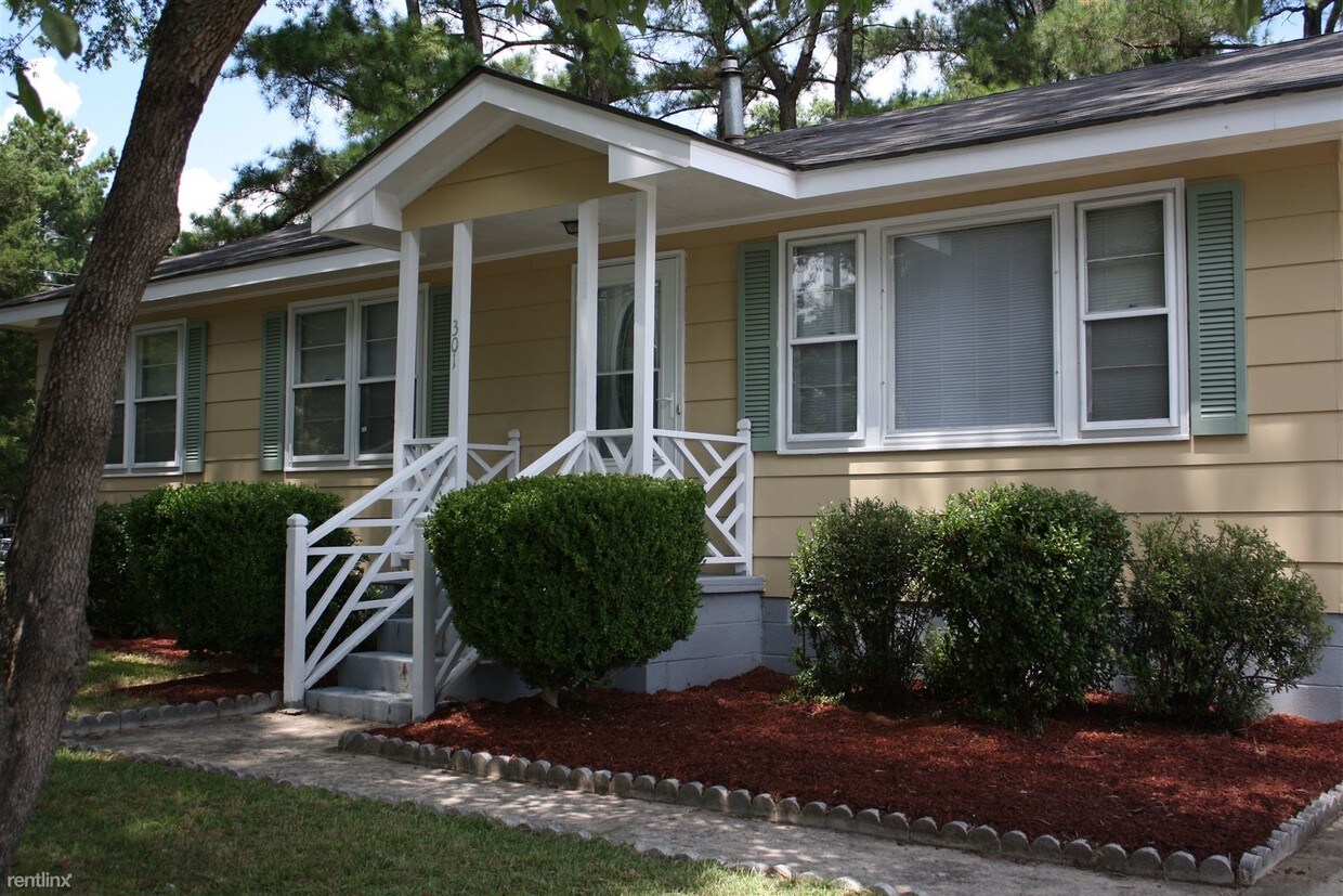 Primary Photo - 301 E Elizabeth St