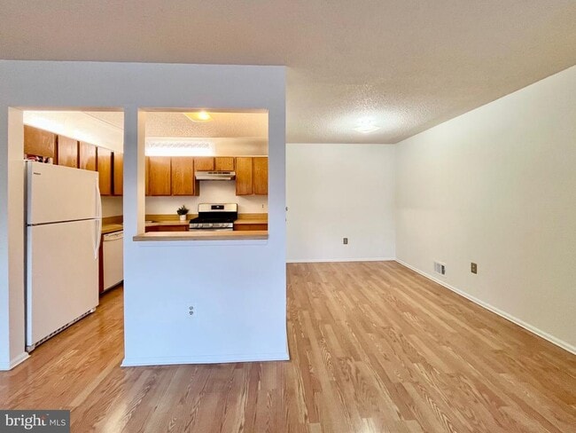 Building Photo - 6 Kite Ct