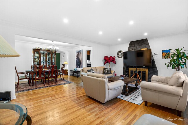 Foto del edificio - 5844 N Lacey Ave