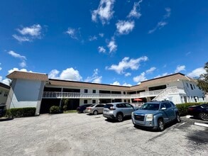 Building Photo - 305 SE 9th Ave