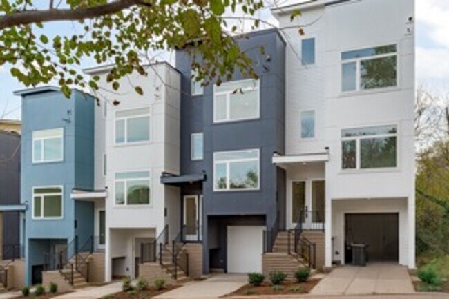 Building Photo - **OFFERING 50% OFF FIRST MONTH'S RENT, WAI...