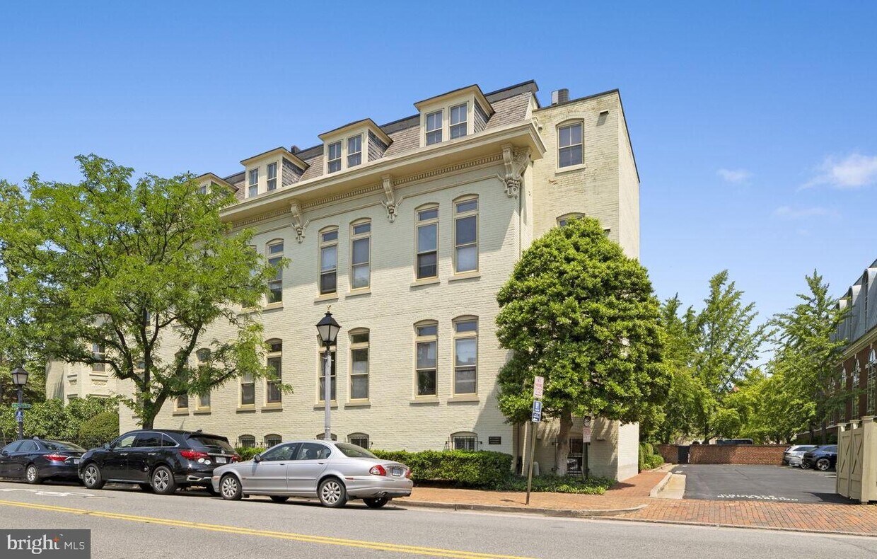 Primary Photo - 706 Prince St