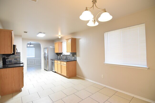 Building Photo - 3605 Basset Dr