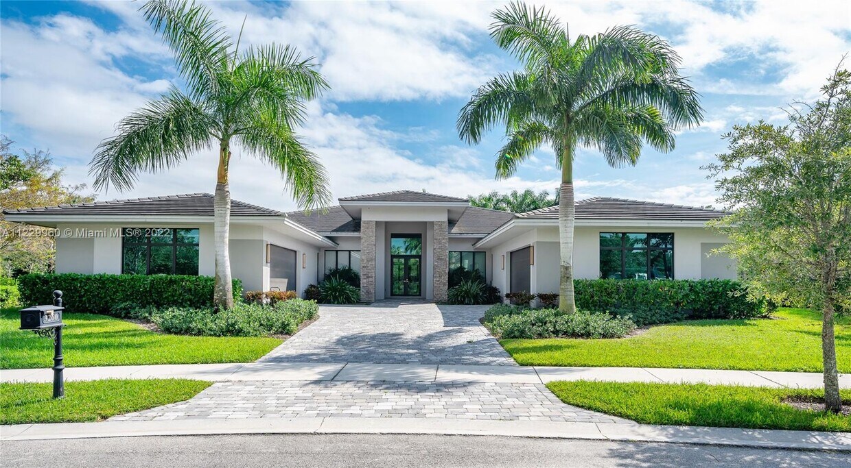 Foto principal - 3260 Lake Ridge Ln