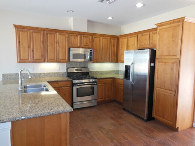 Foto del edificio - Swamp Cooler, Central AC and Tile Throughout!