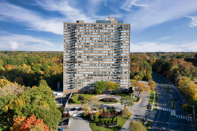 Building Photo - Lake Park Tower