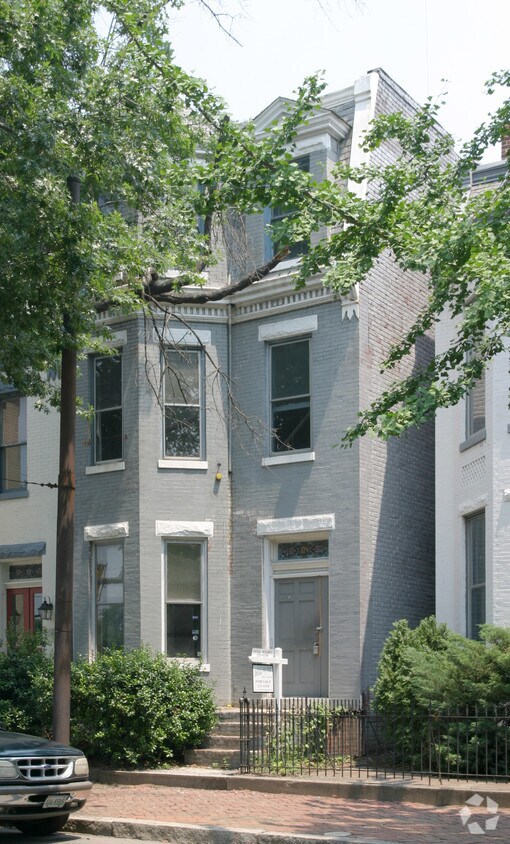 Building Photo - 104 E Cary St