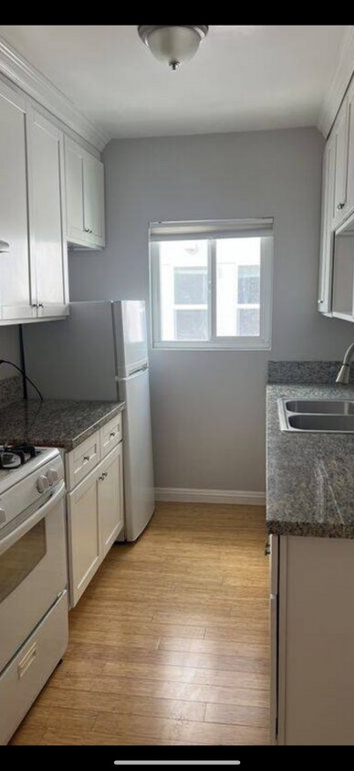 Foto del edificio - 233 N Park View St