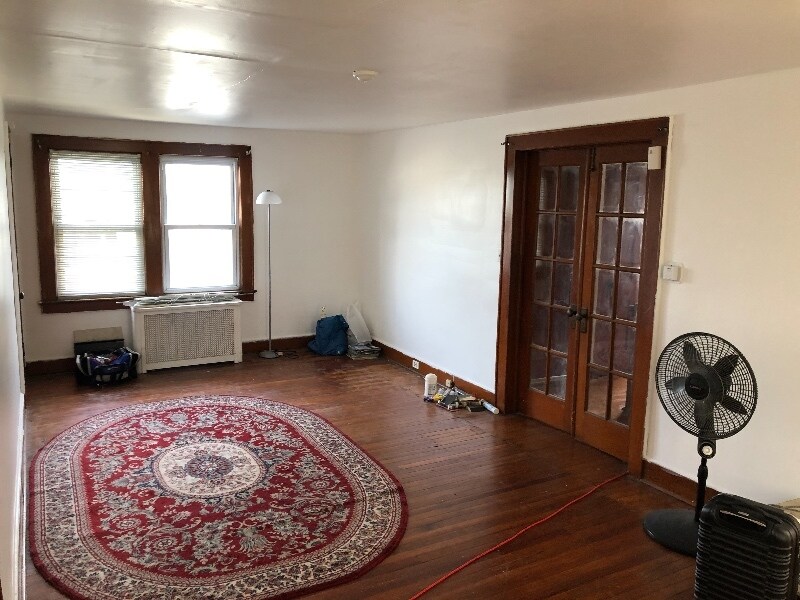 Primary Photo - 19 Burgh Ave