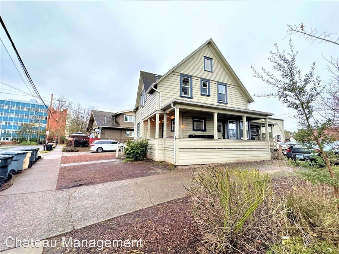 Primary Photo - 5 br, 2 bath House - 120 NW 23rd St.