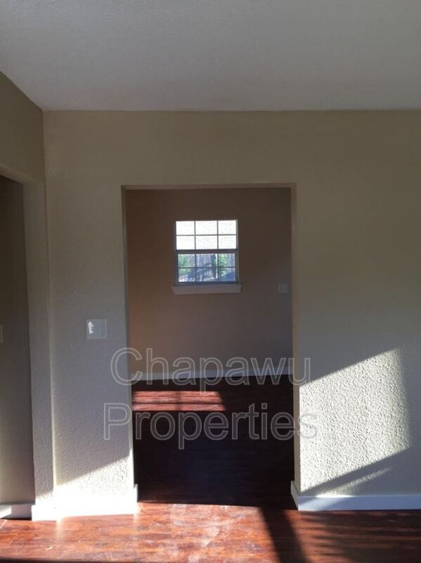 Building Photo - 710 Poinsettia