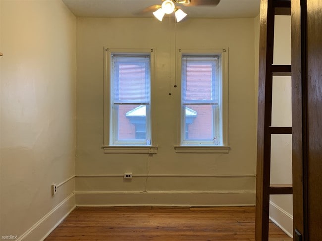 Building Photo - 3 br, 1 bath Apartment - 4610 Chester Avenue