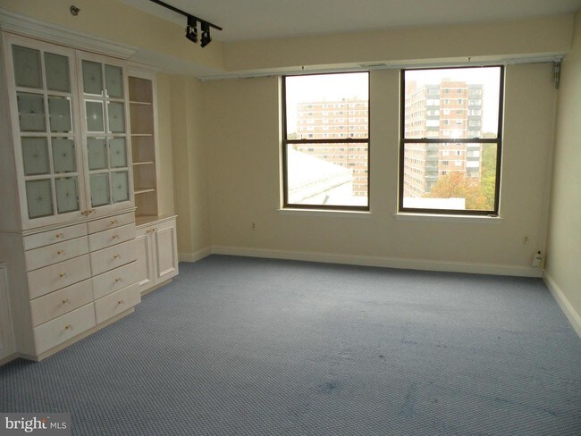 Building Photo - 3704 N Charles St