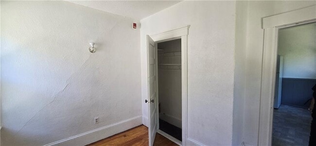 Building Photo - 314 4th Ave