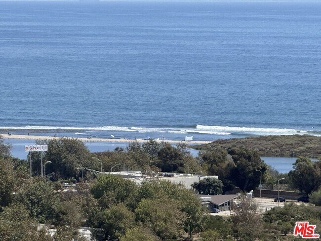 Building Photo - 23907 Malibu Knolls Rd