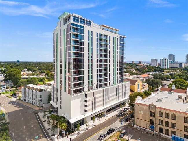 Building Photo - 777 3rd Ave N