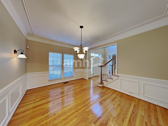 Building Photo - 3305 Strawberry Road