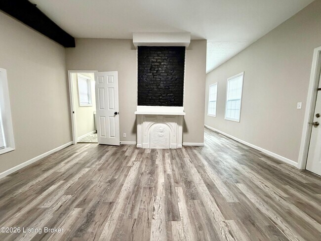 Building Photo - 1917 W Madison St