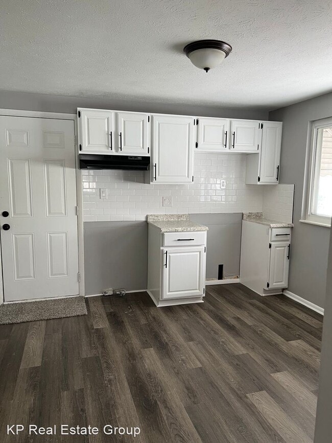 Foto del edificio - 4 br, 1.5 bath House - 3790 Higbee Dr E