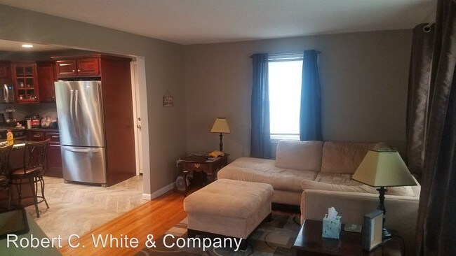 Building Photo - 3 br, 1.5 bath House - 52 Stevens Street