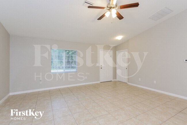 Foto del edificio - 5569 Landry Ave