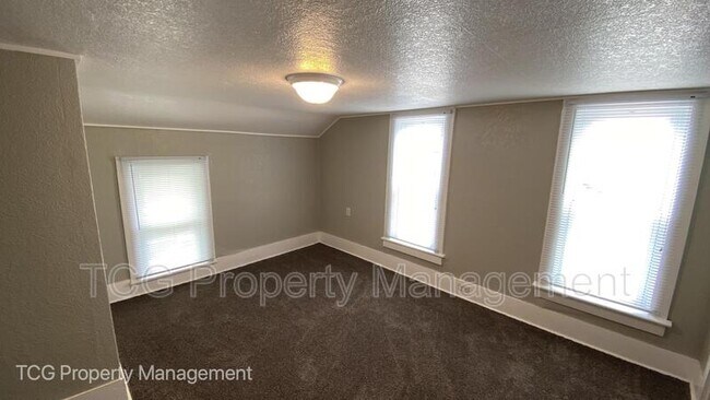 Building Photo - 316 E Norris Dr