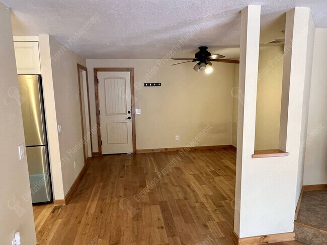 Foto del edificio - Inviting single-level home in forested SW Bend neighborhood