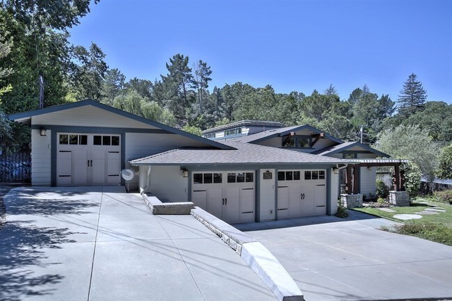 Building Photo - 3465 Hamlin Rd