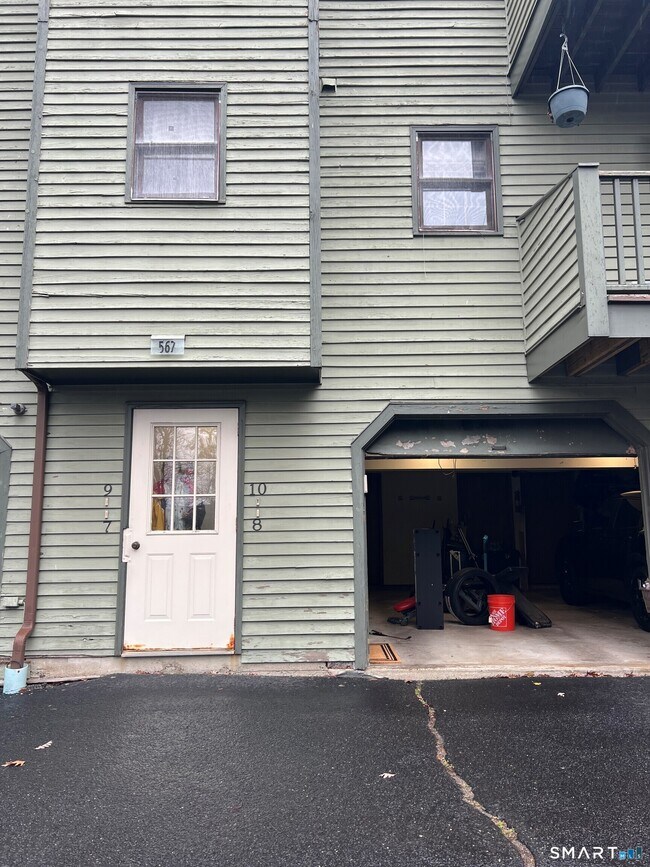 Building Photo - 567 Peet St