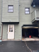 Building Photo - 567 Peet St