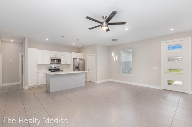 Building Photo - 4 br, 2 bath House - 1709 Pilchard Dr