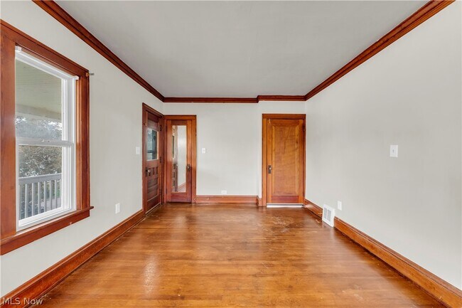 Foto del edificio - 93 Ellenwood Ave