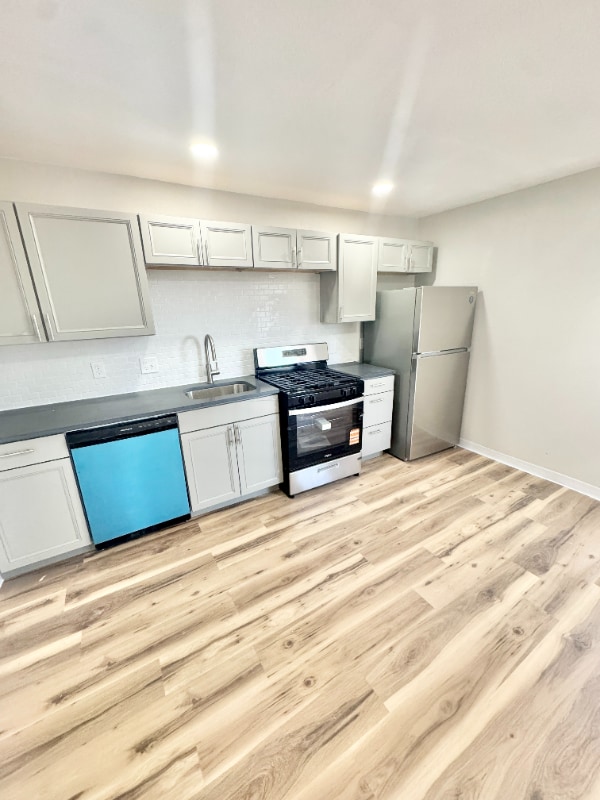 Foto del edificio - 7718 W Madison St