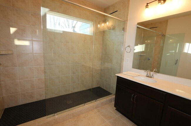 Building Photo - 310 Cloudcroft Aly