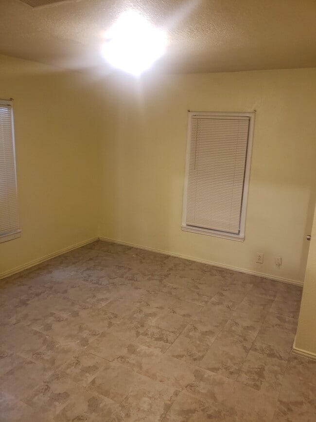 Building Photo - Single Family home in 76105 Near Renaissan...