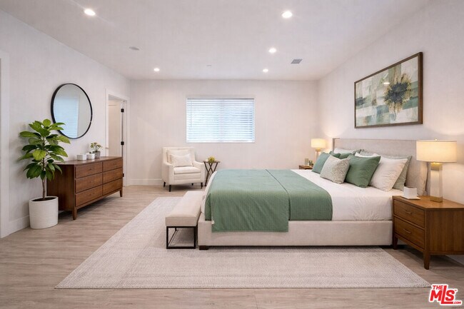 Foto del edificio - 15224 W Holyland Dr