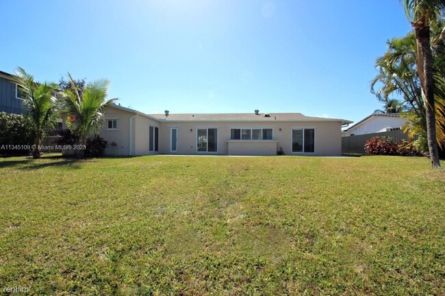 Foto del edificio - 3 br, 2.5 bath House - 8141 SW 203rd St # ...