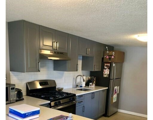 Building Photo - 195 Riverview Ave