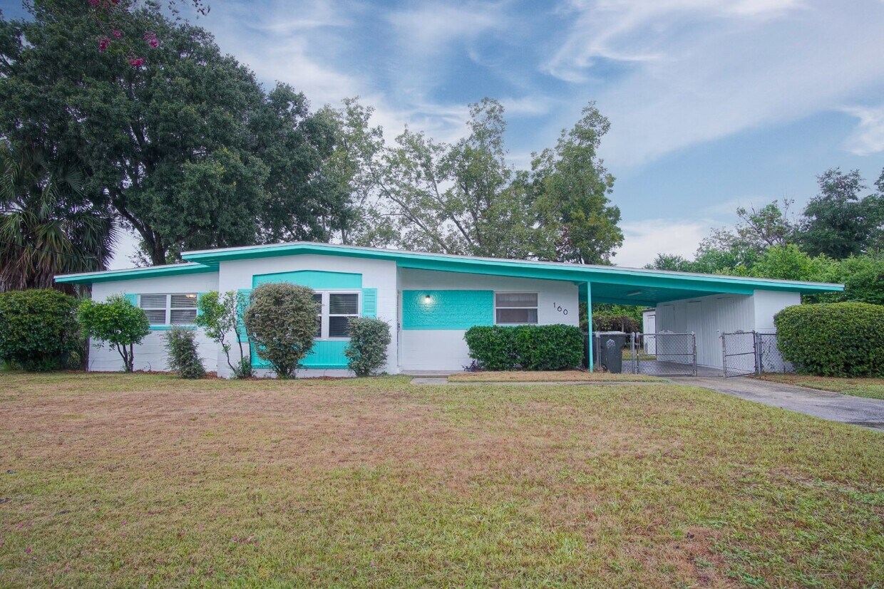 Primary Photo - Well-Maintained 3BR/2BA Home with Fenced Y...