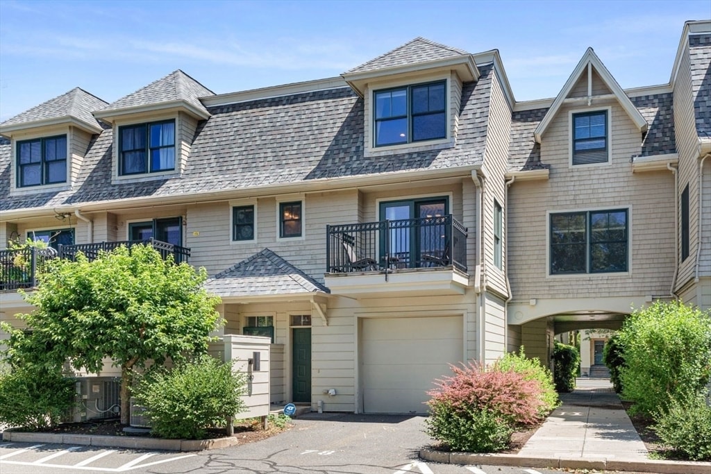 Photo - 249 Cypress St (Brookline, MA)