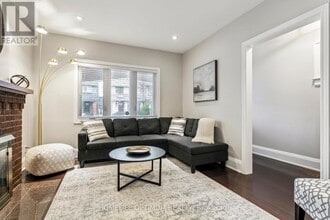 Building Photo - 52 Hillsdale Ave W