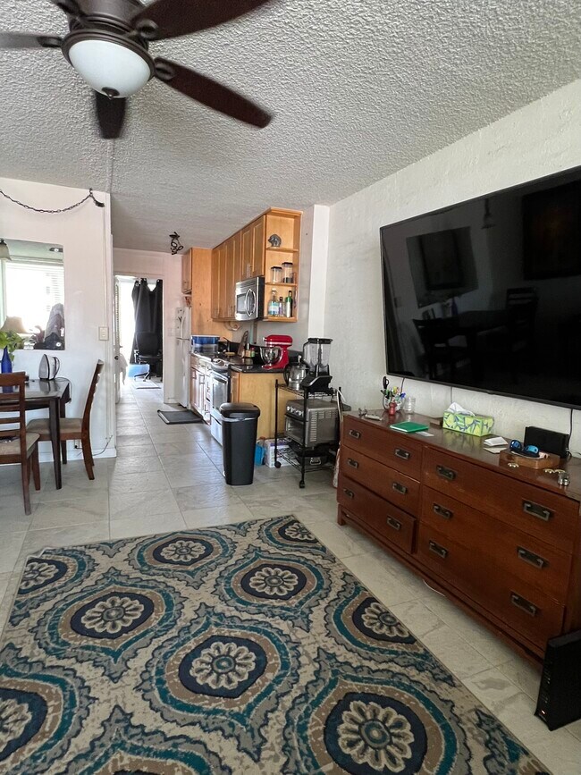 Photo - 425 Ena Rd Townhome