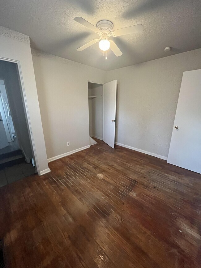 Building Photo - 4025 E 10th Ave
