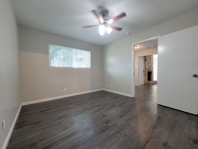 Foto del edificio - 907 Bird Creek Dr