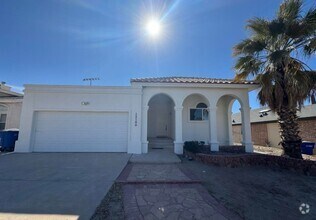 Building Photo - 12100 Dos Rios Dr