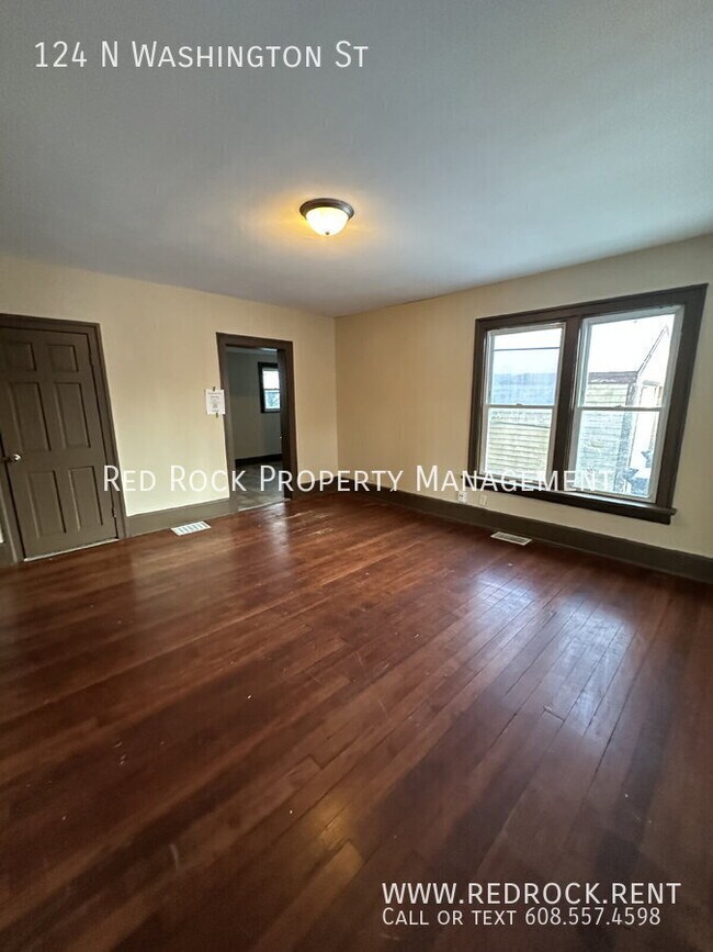 Foto del edificio - 124 N Washington St