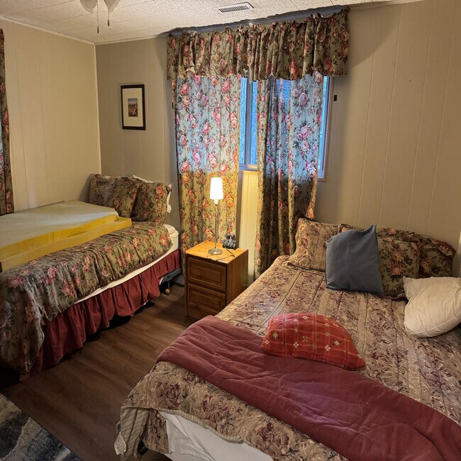 Foto del edificio - 42939 Fairy Ave