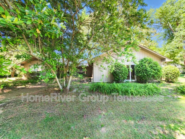 Building Photo - 8701 Lathbury Pl N