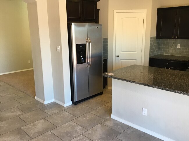 Building Photo - 2711 Full Moon Ct NE