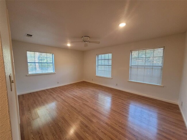 Foto del edificio - 306 E Anderson Ave